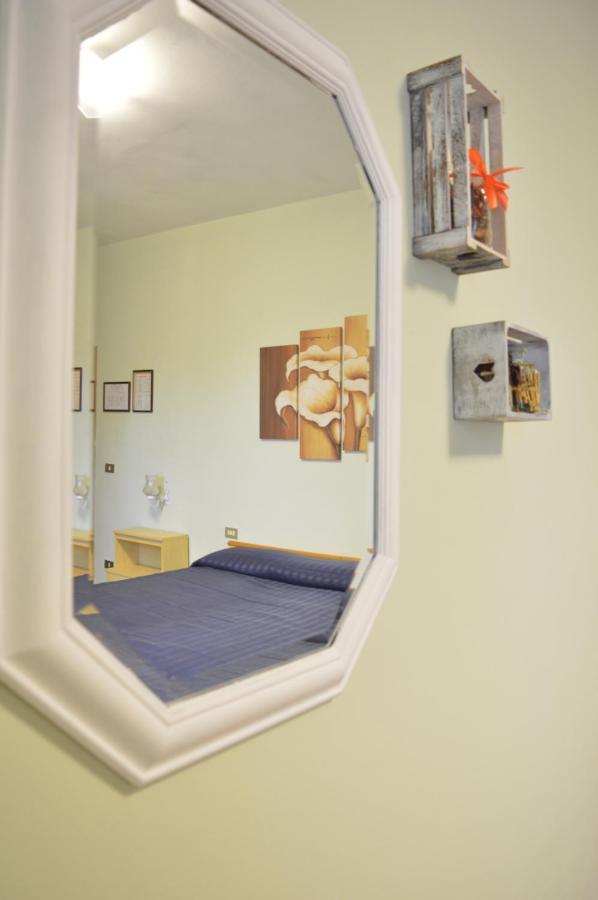 Hotel Il Poggetto คาสเตลลินา มาริตติมา ภายนอก รูปภาพ