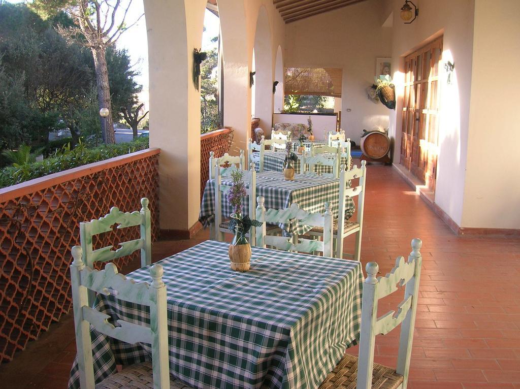 Hotel Il Poggetto คาสเตลลินา มาริตติมา ภายนอก รูปภาพ