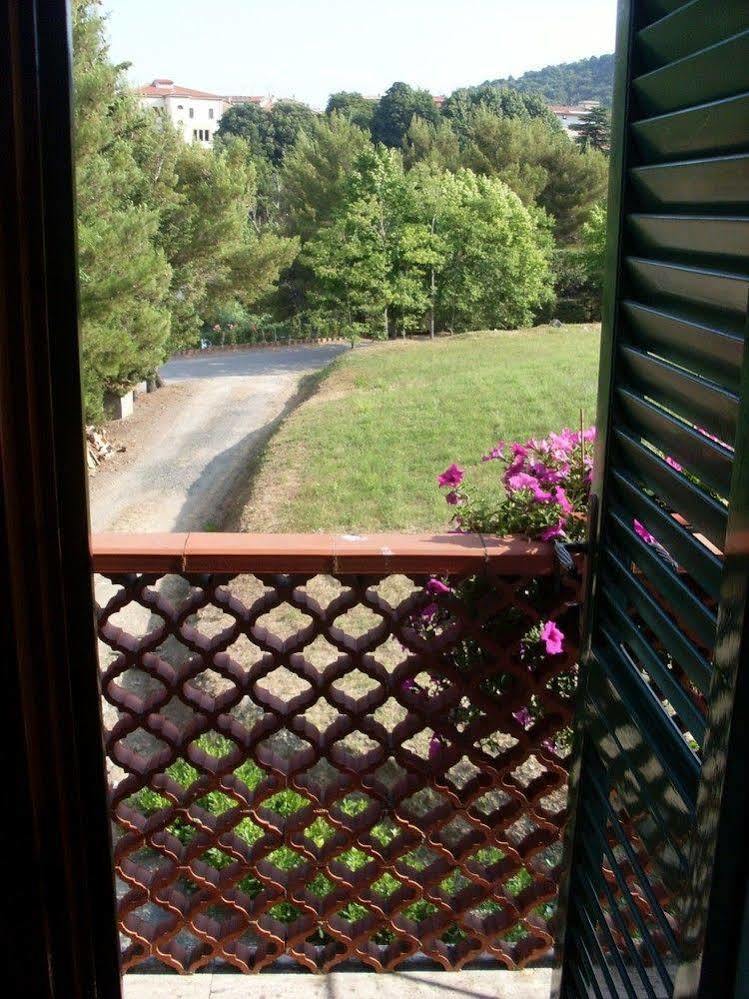 Hotel Il Poggetto คาสเตลลินา มาริตติมา ภายนอก รูปภาพ