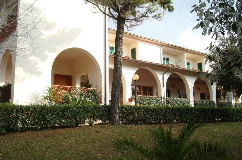 Hotel Il Poggetto คาสเตลลินา มาริตติมา ภายนอก รูปภาพ